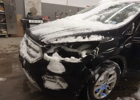 2018 Ford Escape Se from USA, damaged, VIN 1FMCU9GD8JUD53834